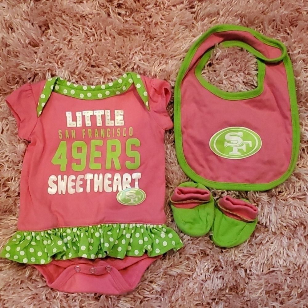 49ers 0-3 month onsie, bib and shoe socks. NWOT